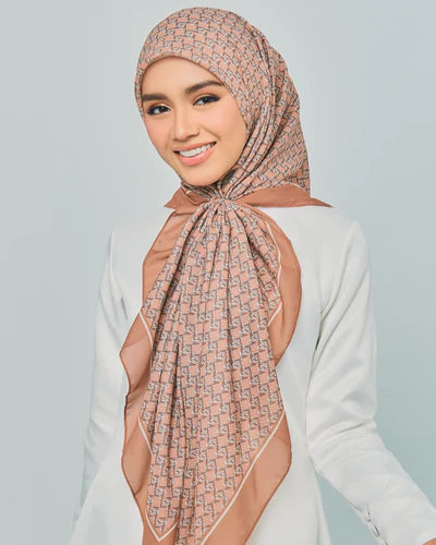 AMEERA ZAINI - ROWAN PECAN | AZ TEJA